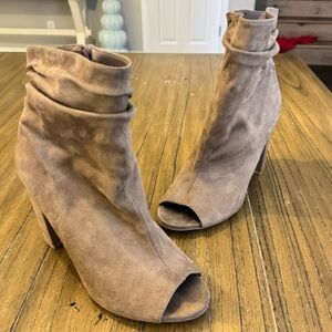 Wild Diva tan open toe block heel booties